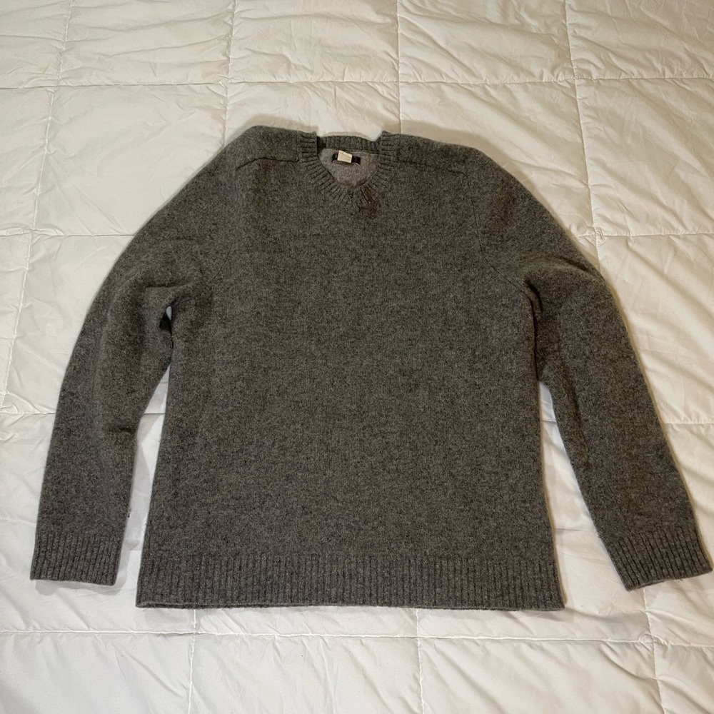 Express | 100% Lambs Wool V Neck Sweater